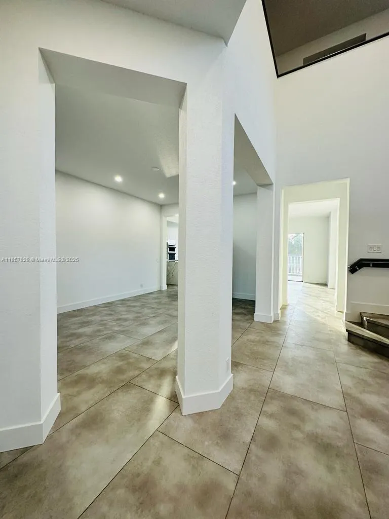 1887 Harbor View Cir