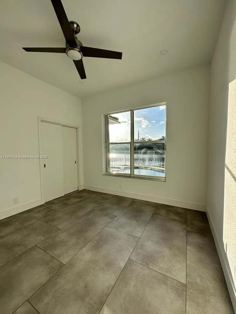 1887 Harbor View Cir