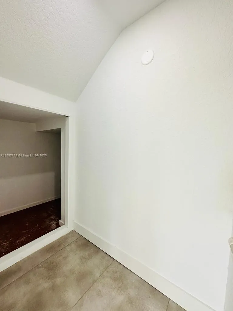 1887 Harbor View Cir