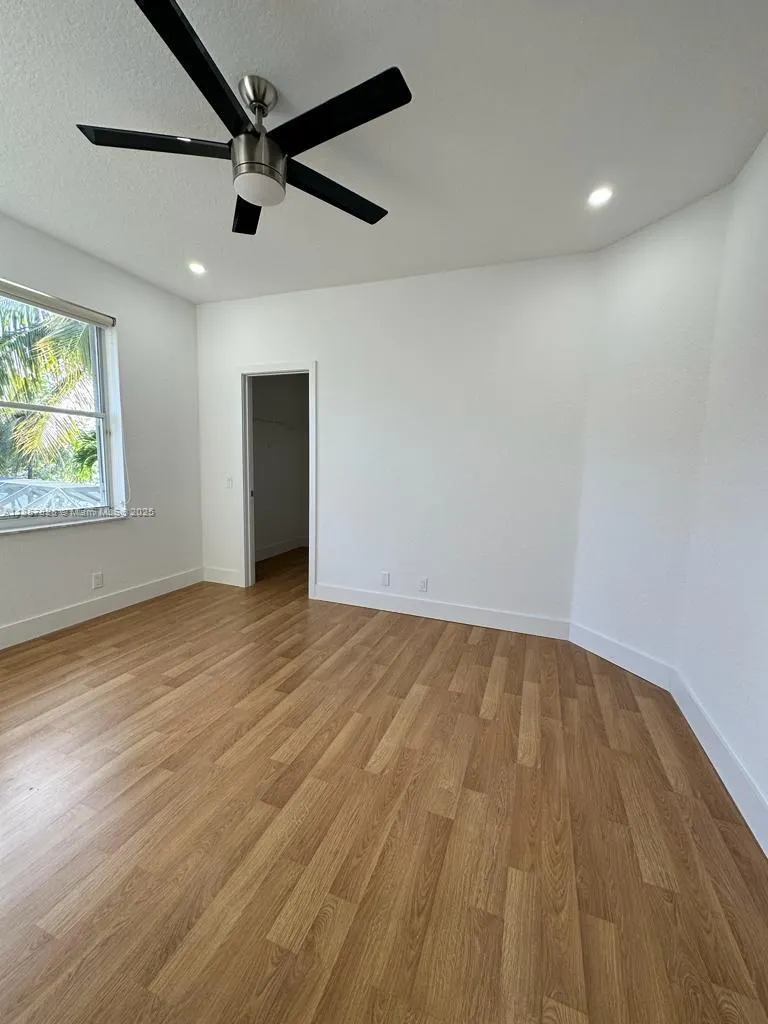 1887 Harbor View Cir