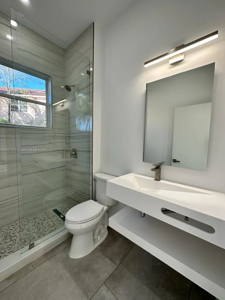 1887 Harbor View Cir