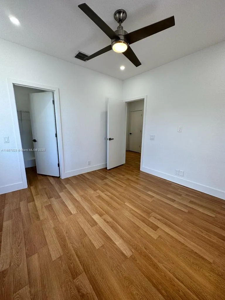 1887 Harbor View Cir