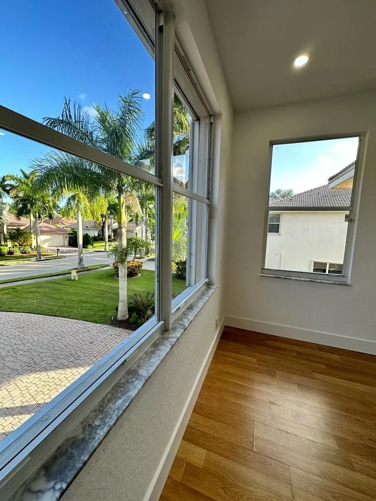 1887 Harbor View Cir