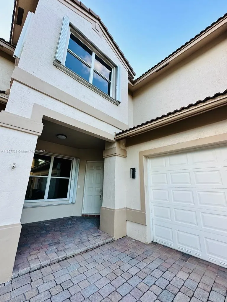 1887 Harbor View Cir