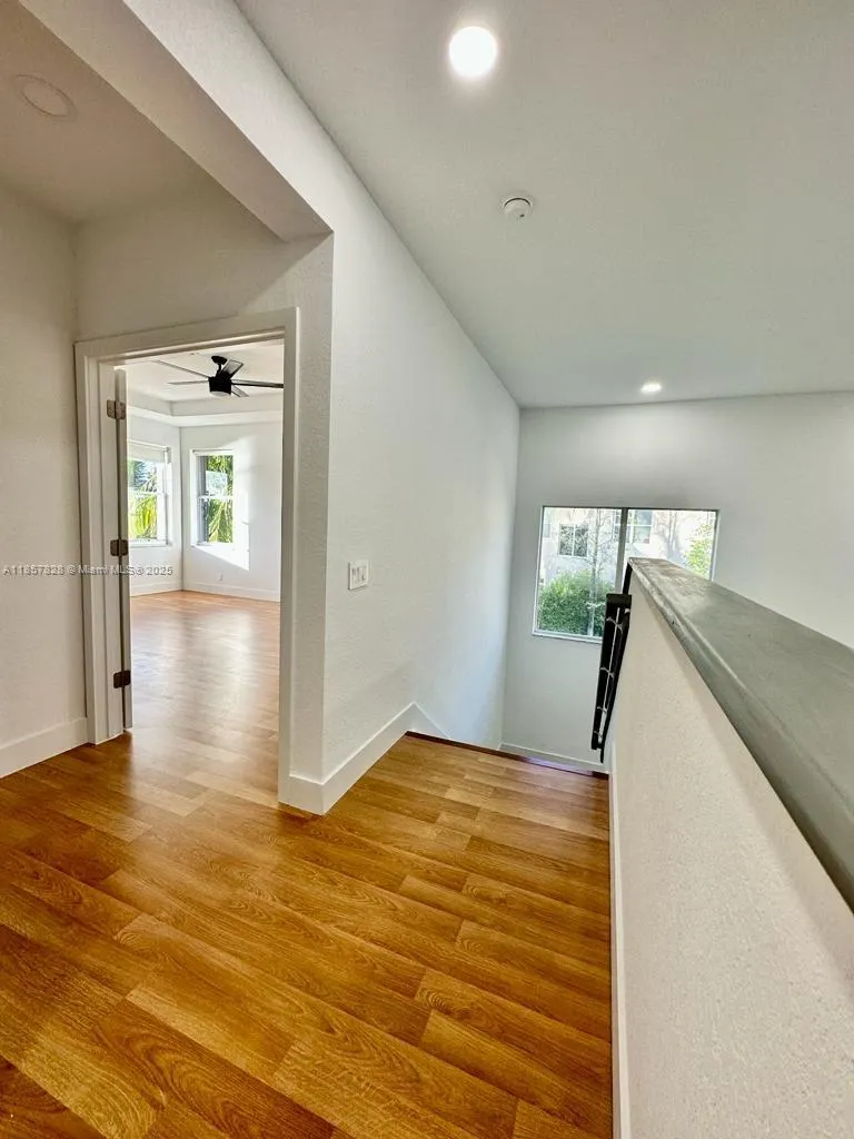 1887 Harbor View Cir