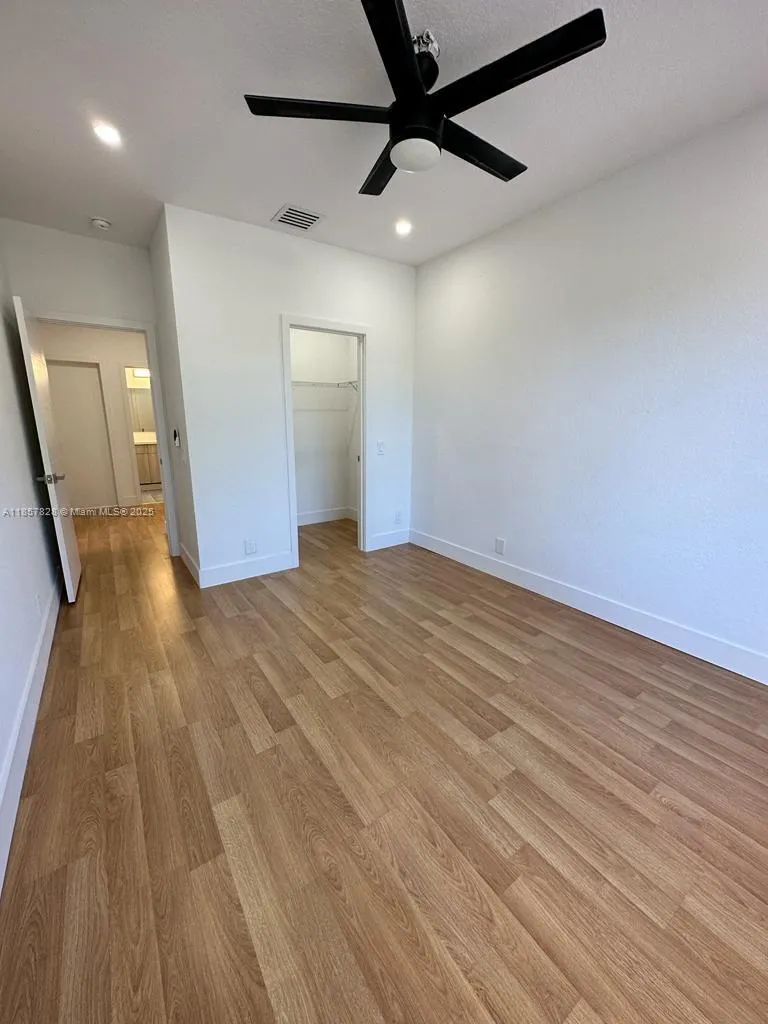 1887 Harbor View Cir