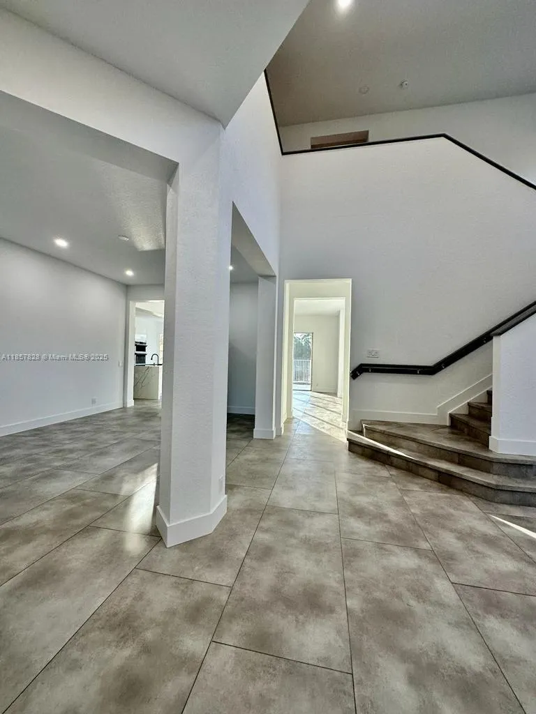 1887 Harbor View Cir