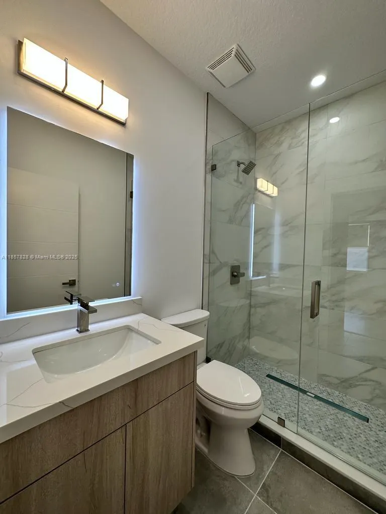 1887 Harbor View Cir