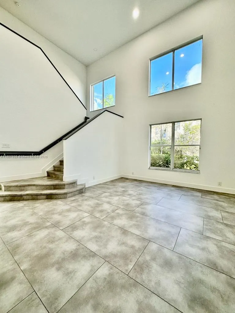 1887 Harbor View Cir