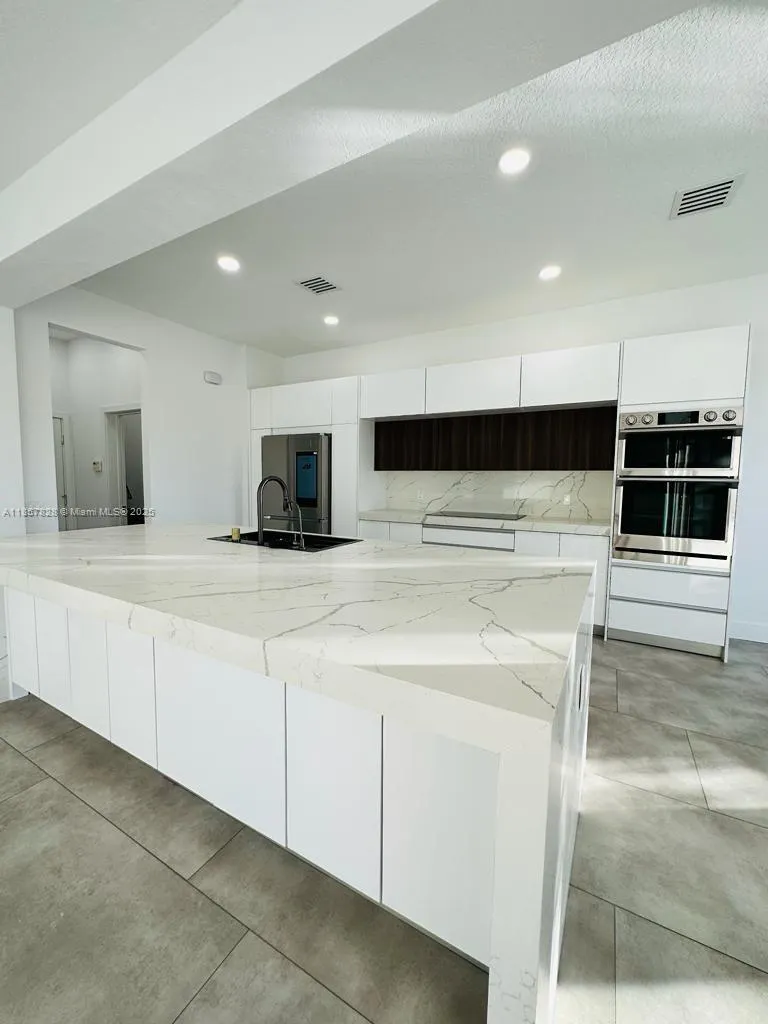 1887 Harbor View Cir