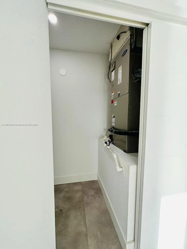 1887 Harbor View Cir