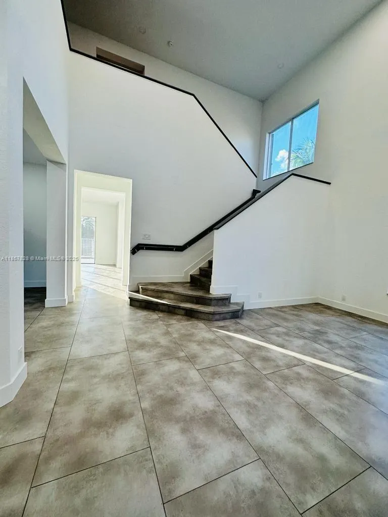 1887 Harbor View Cir