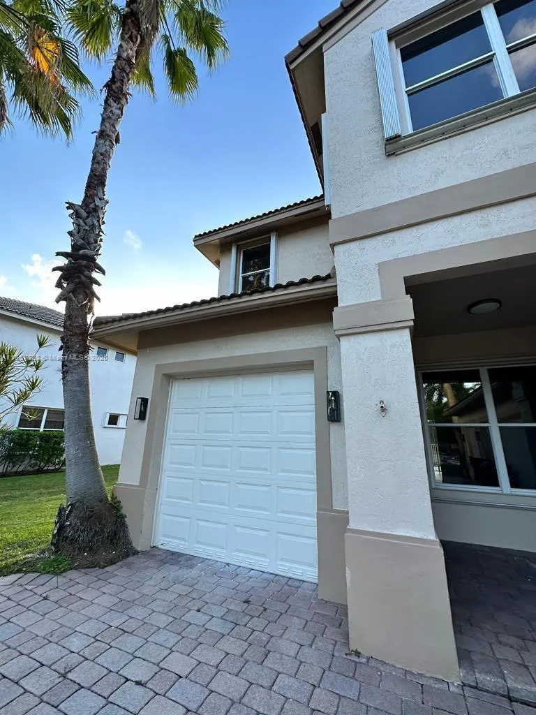 1887 Harbor View Cir