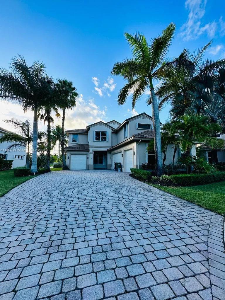 1887 Harbor View Cir