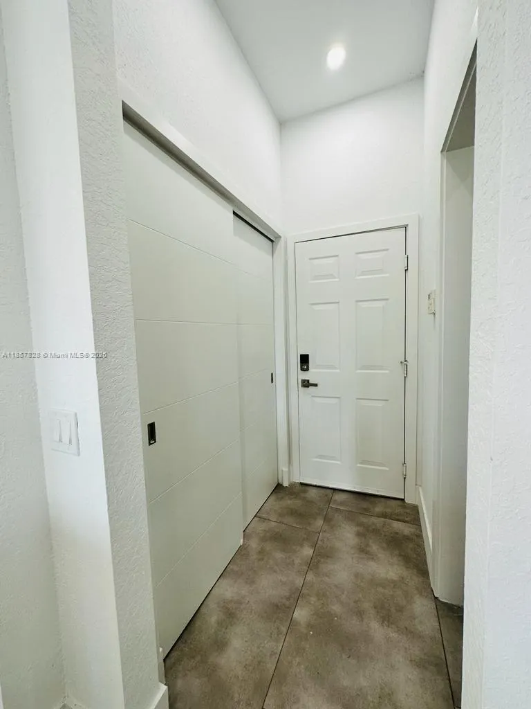 1887 Harbor View Cir