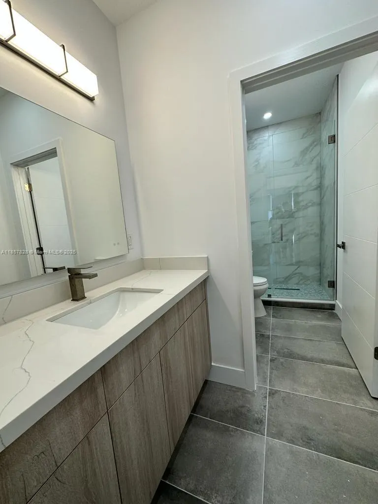 1887 Harbor View Cir