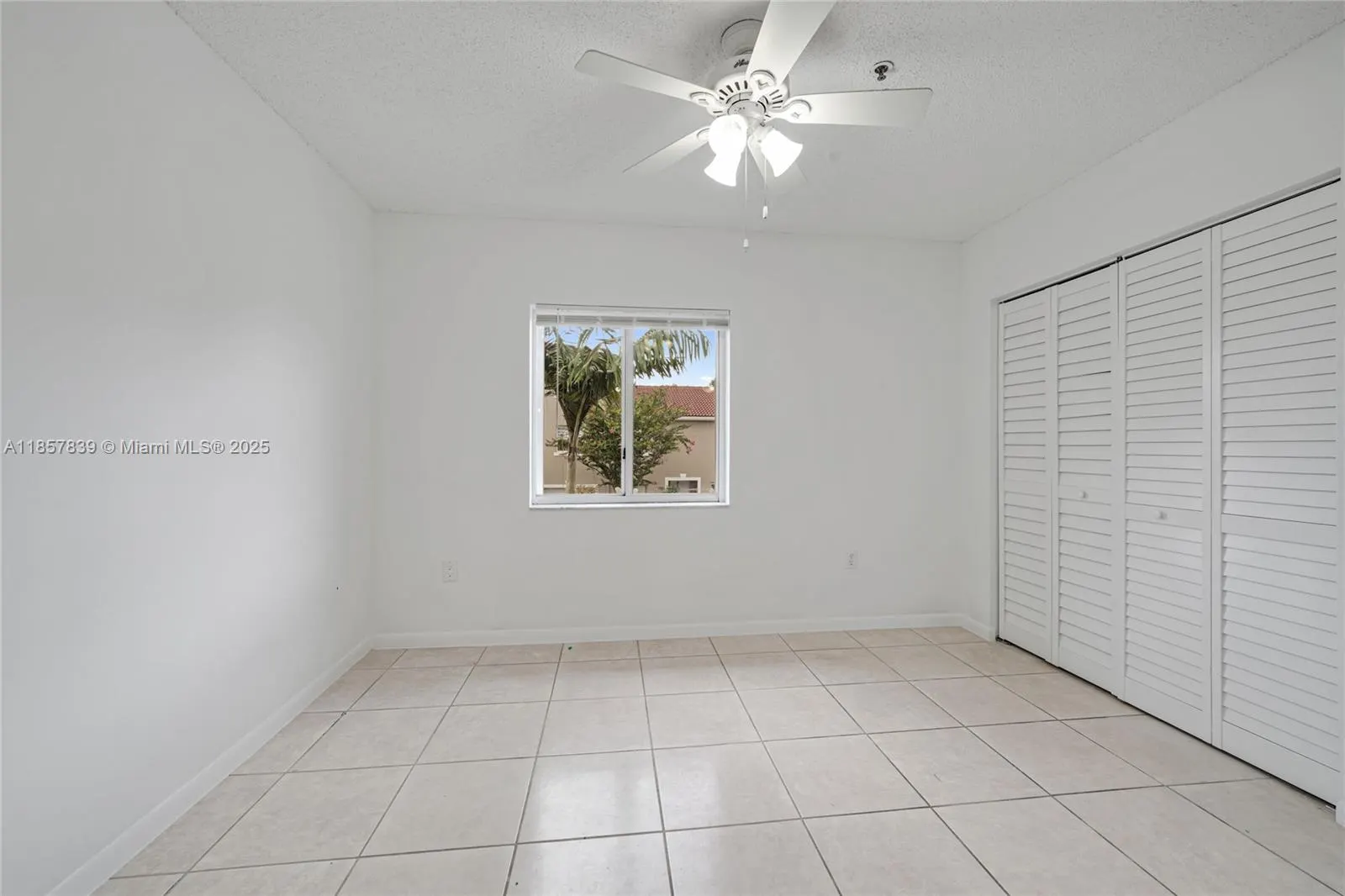 139 Riviera Cir, #53-8