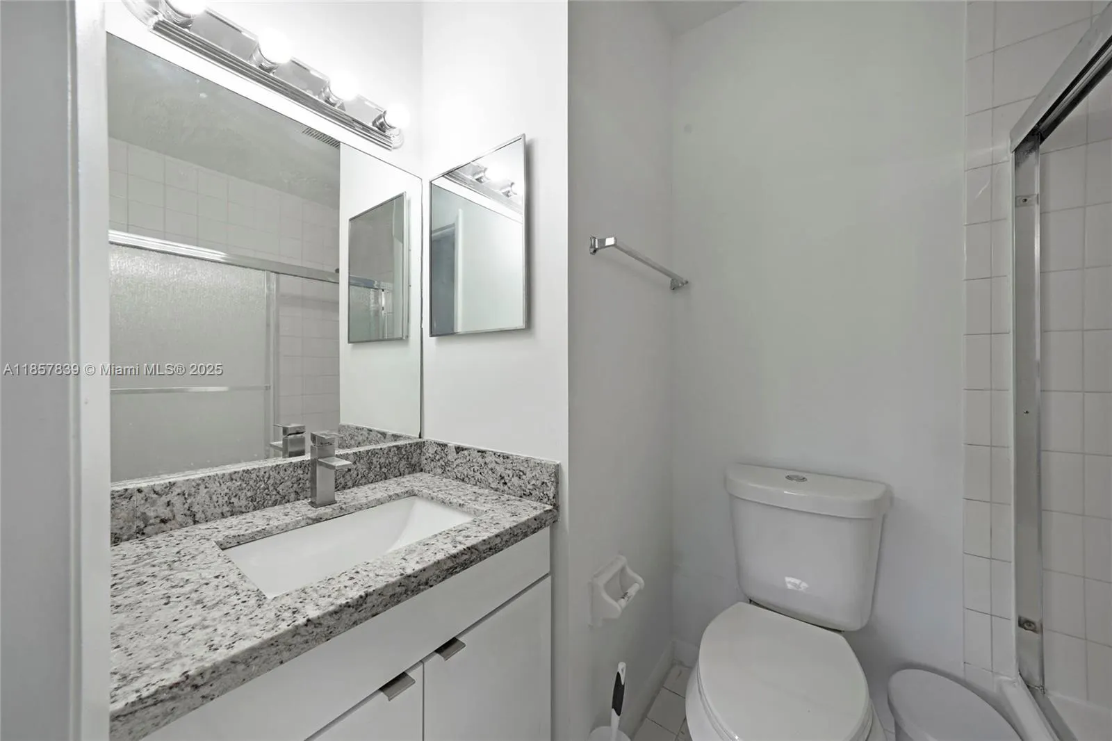 139 Riviera Cir, #53-8