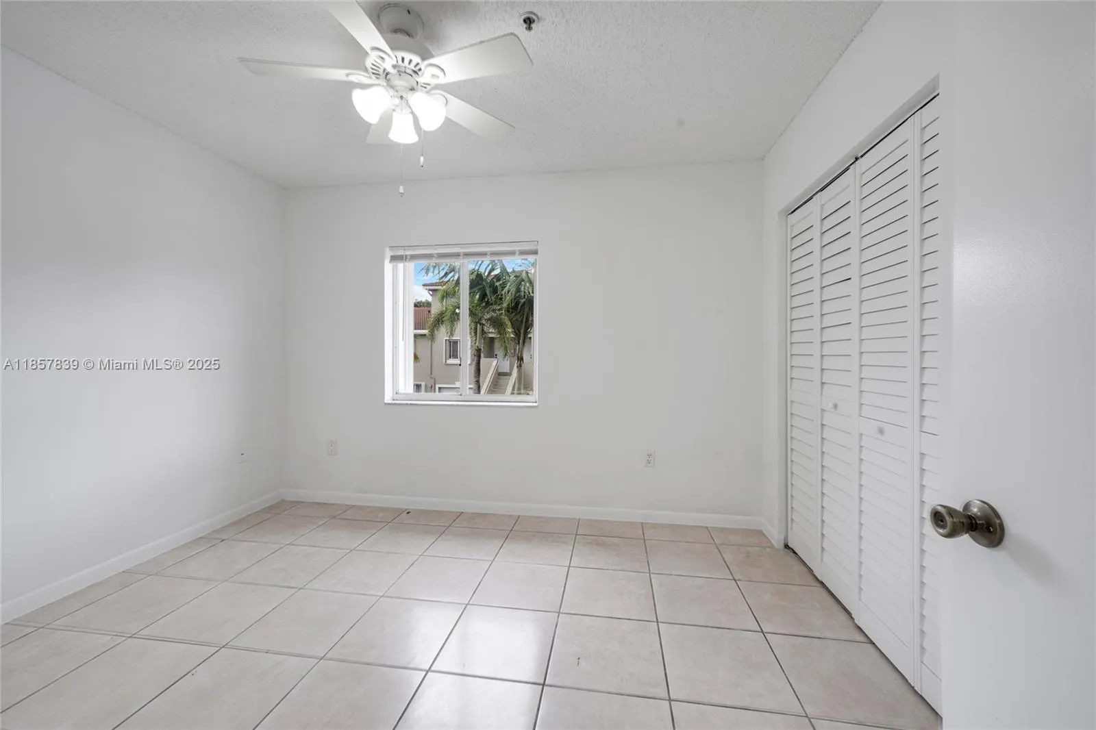 139 Riviera Cir, #53-8