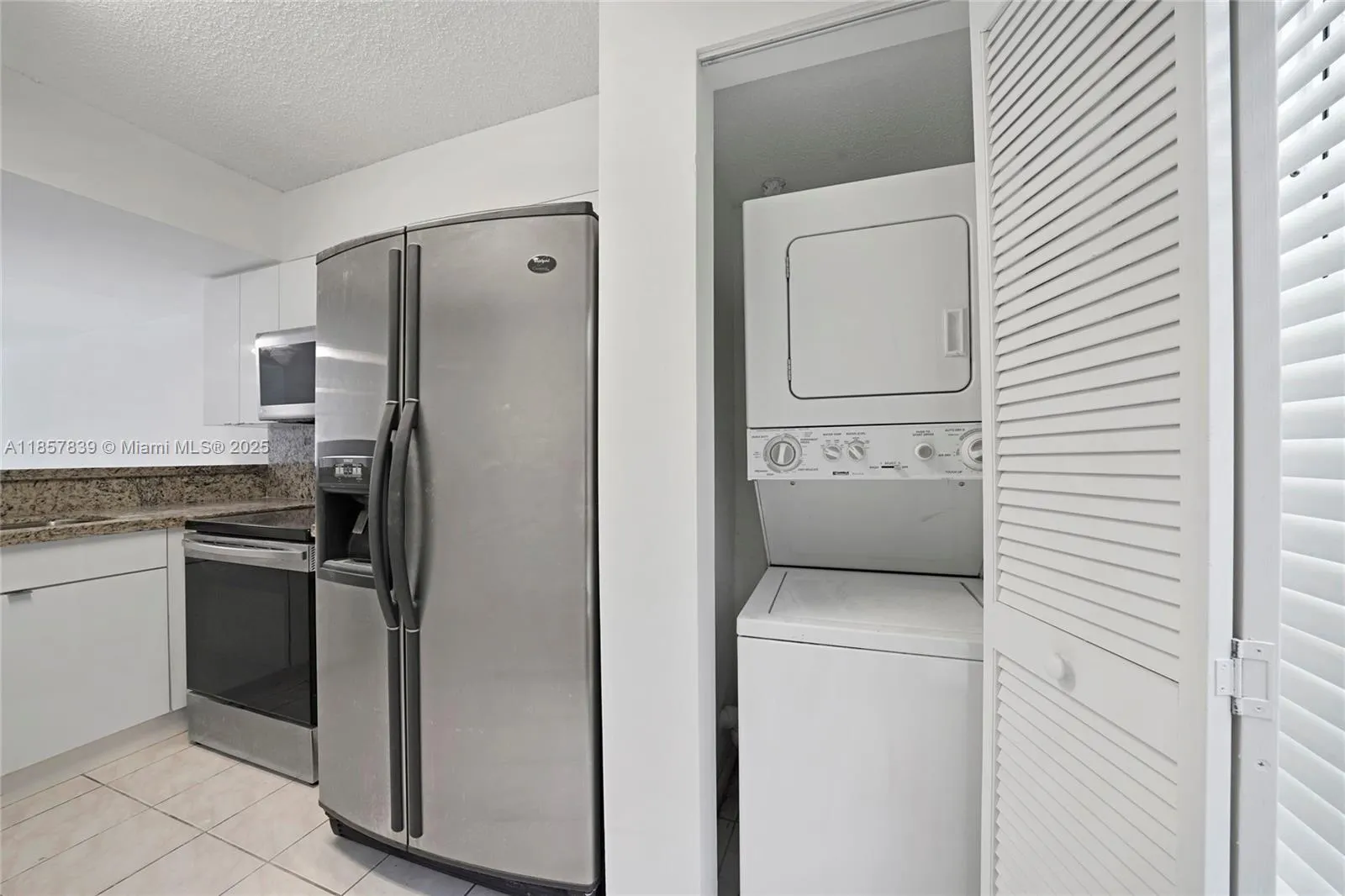139 Riviera Cir, #53-8