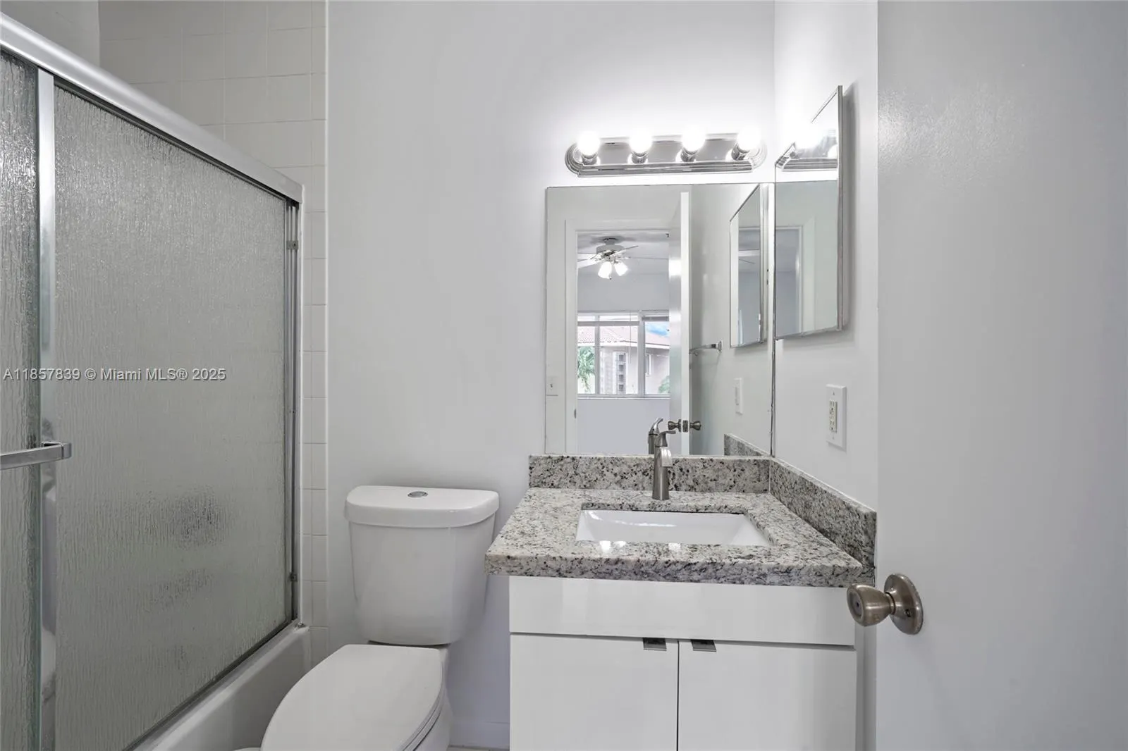 139 Riviera Cir, #53-8