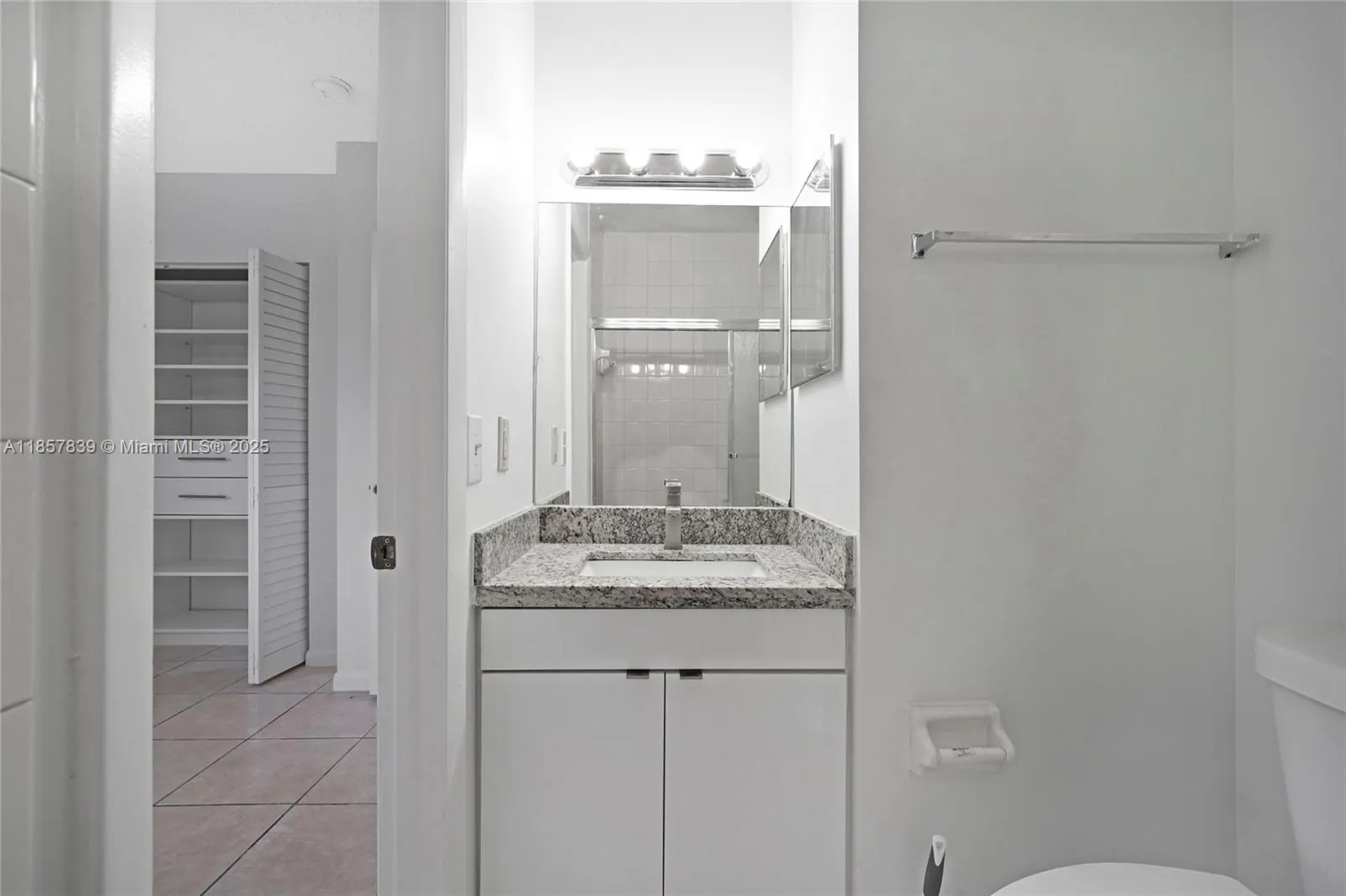 139 Riviera Cir, #53-8