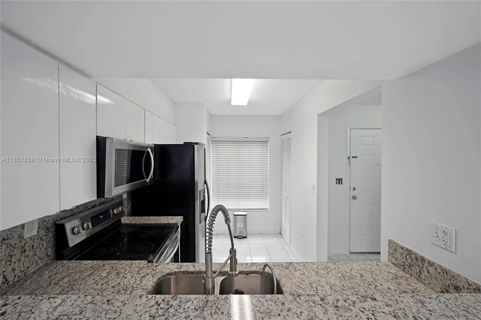 139 Riviera Cir, #53-8