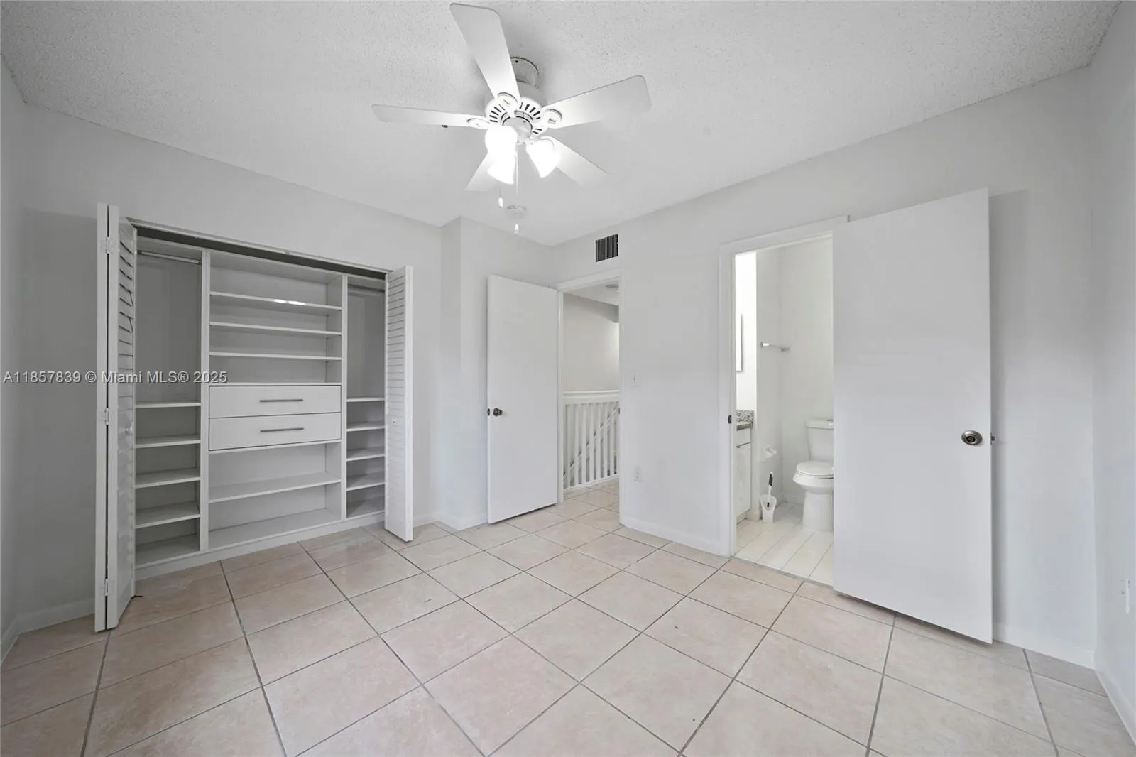 139 Riviera Cir, #53-8