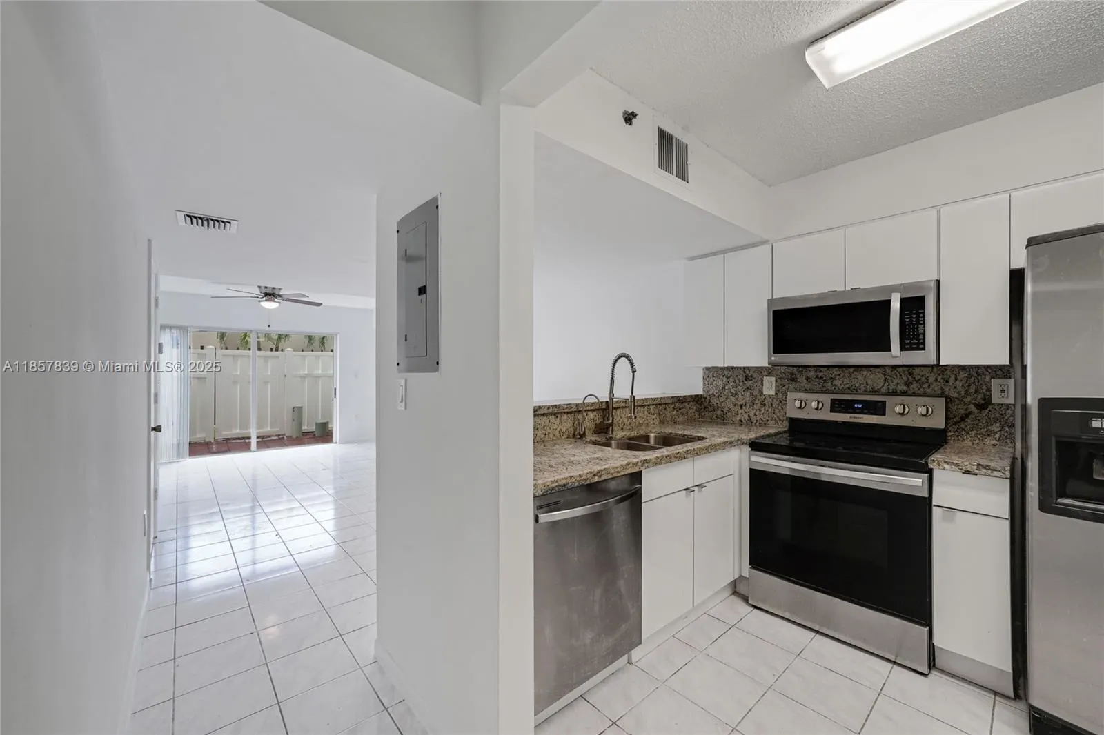 139 Riviera Cir, #53-8