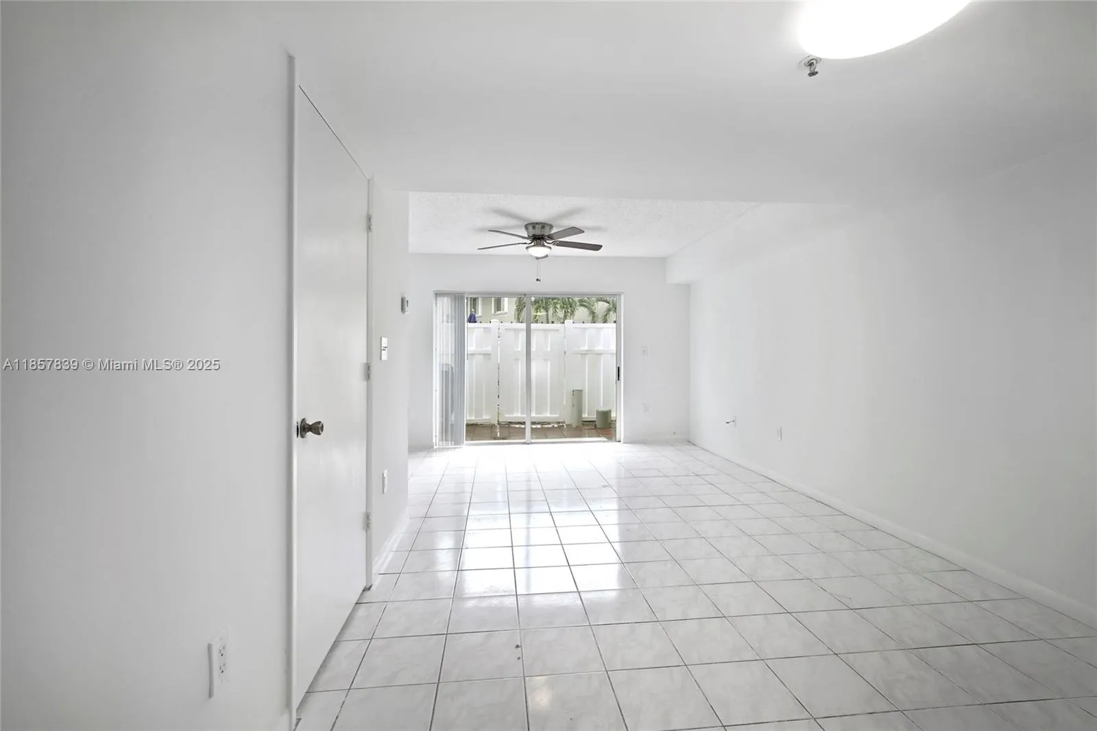 139 Riviera Cir, #53-8