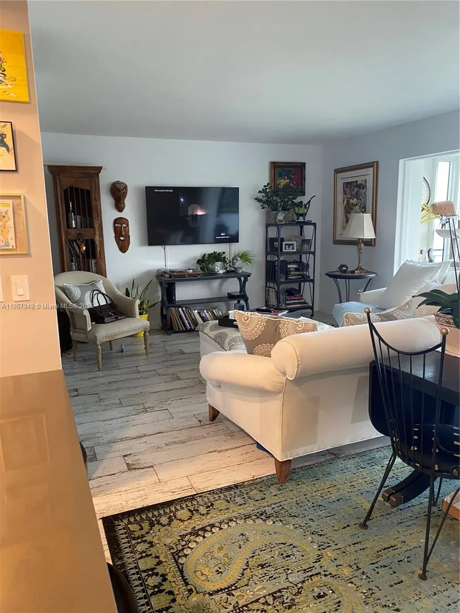 11111 Biscayne Blvd, #5D
