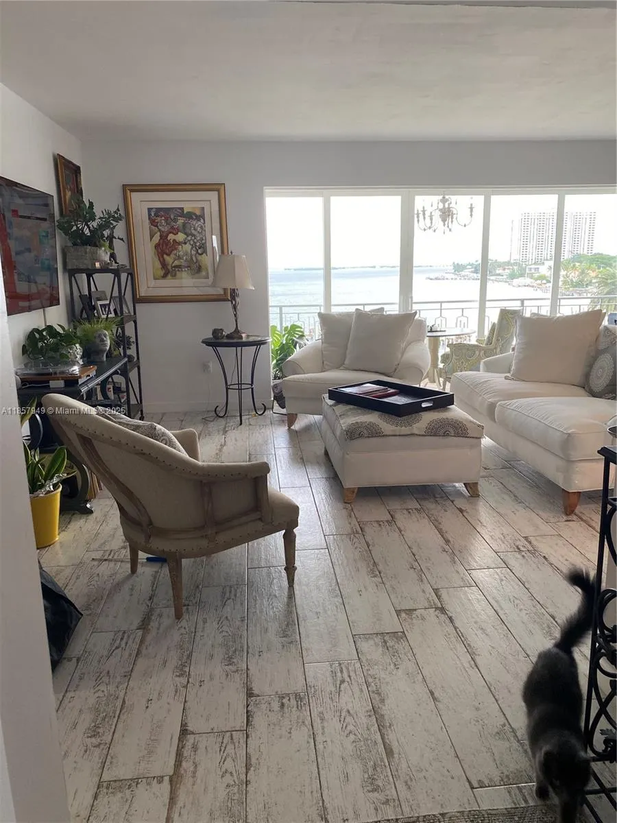 11111 Biscayne Blvd, #5D