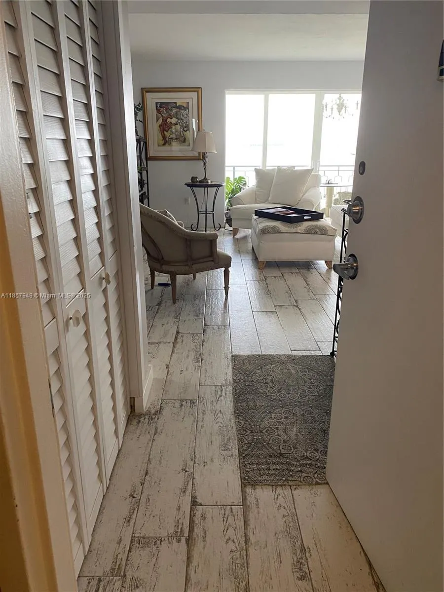 11111 Biscayne Blvd, #5D