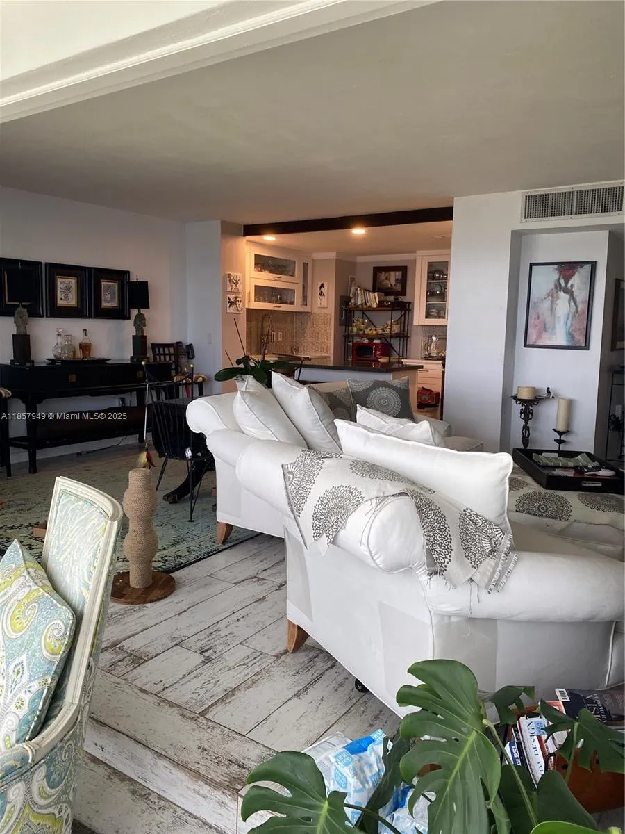 11111 Biscayne Blvd, #5D