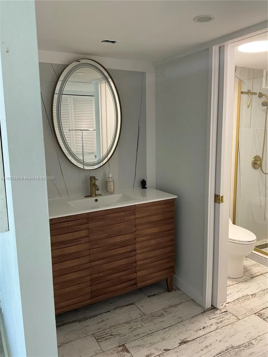 11111 Biscayne Blvd, #5D
