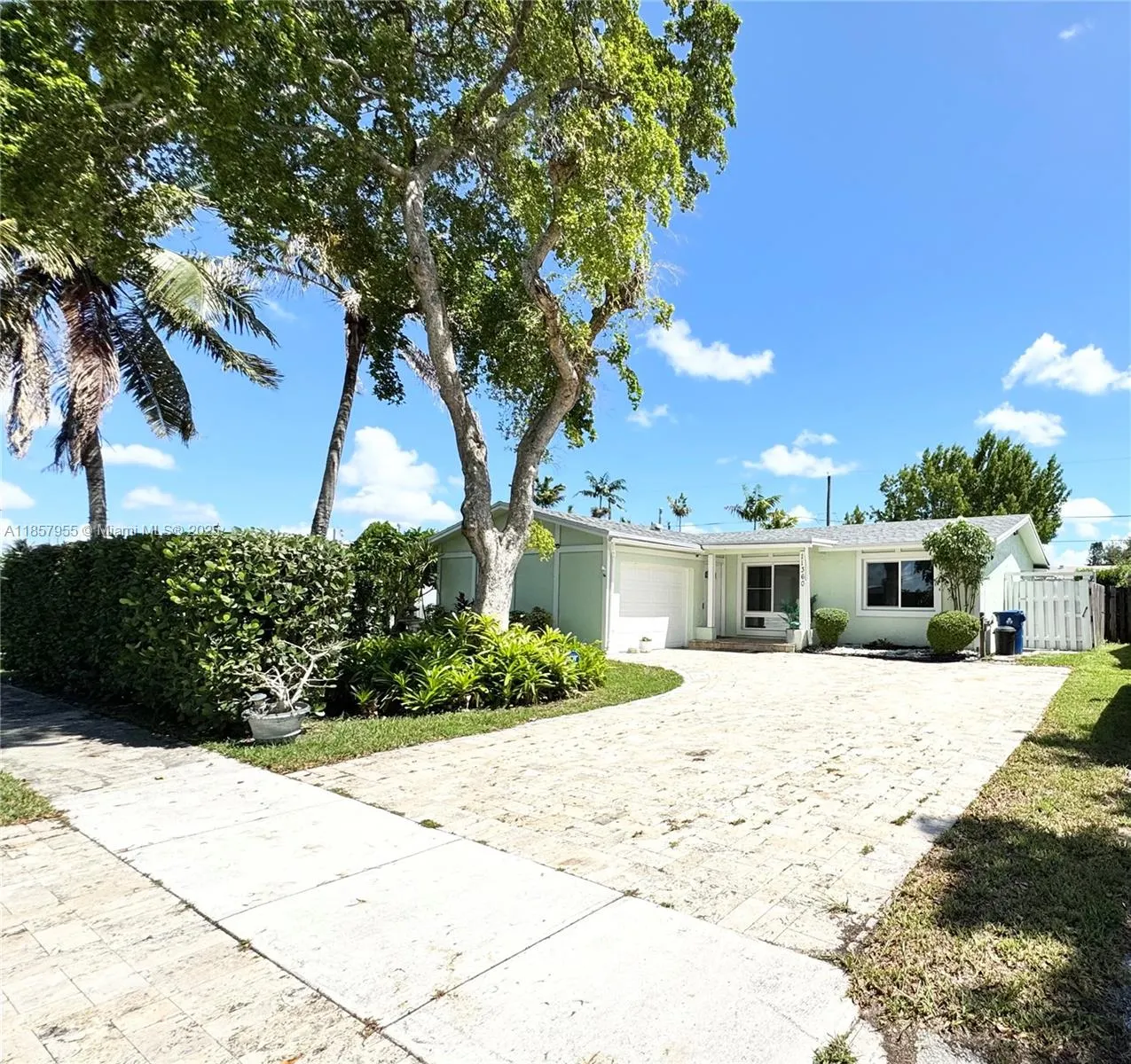 11360 NW 31st St