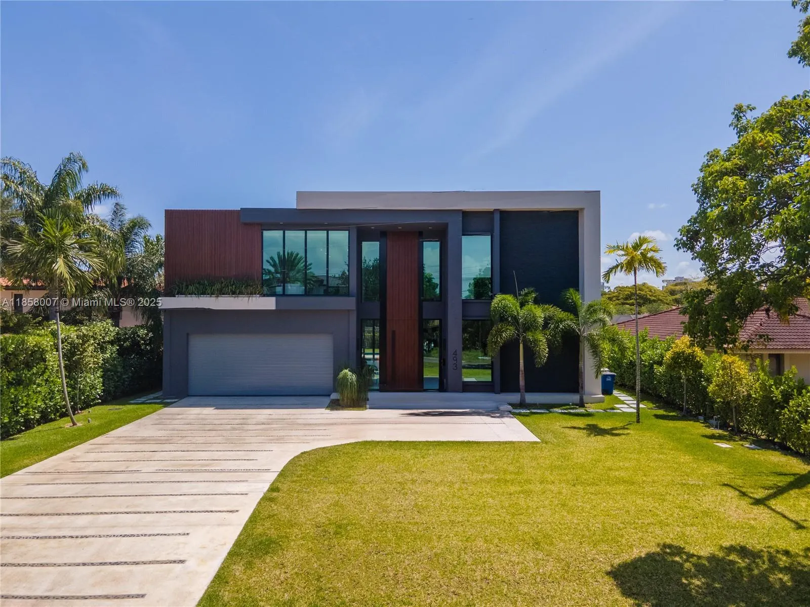 493 Holiday Dr