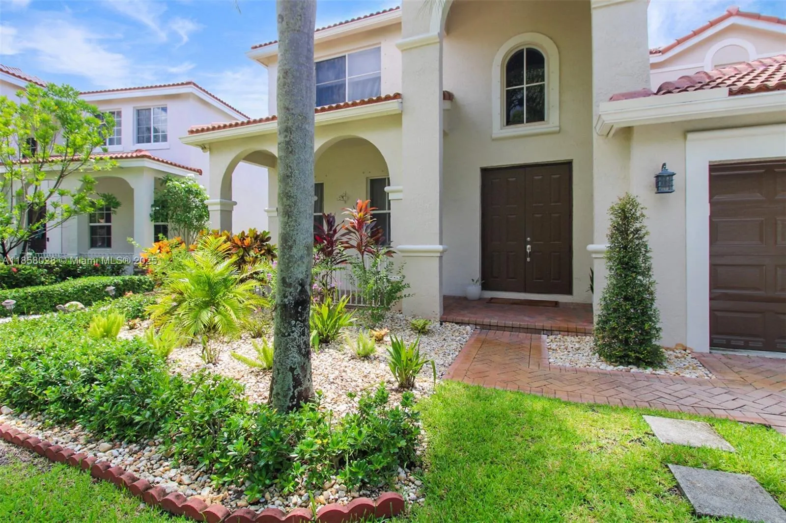 1610 Sandpiper Cir, #0