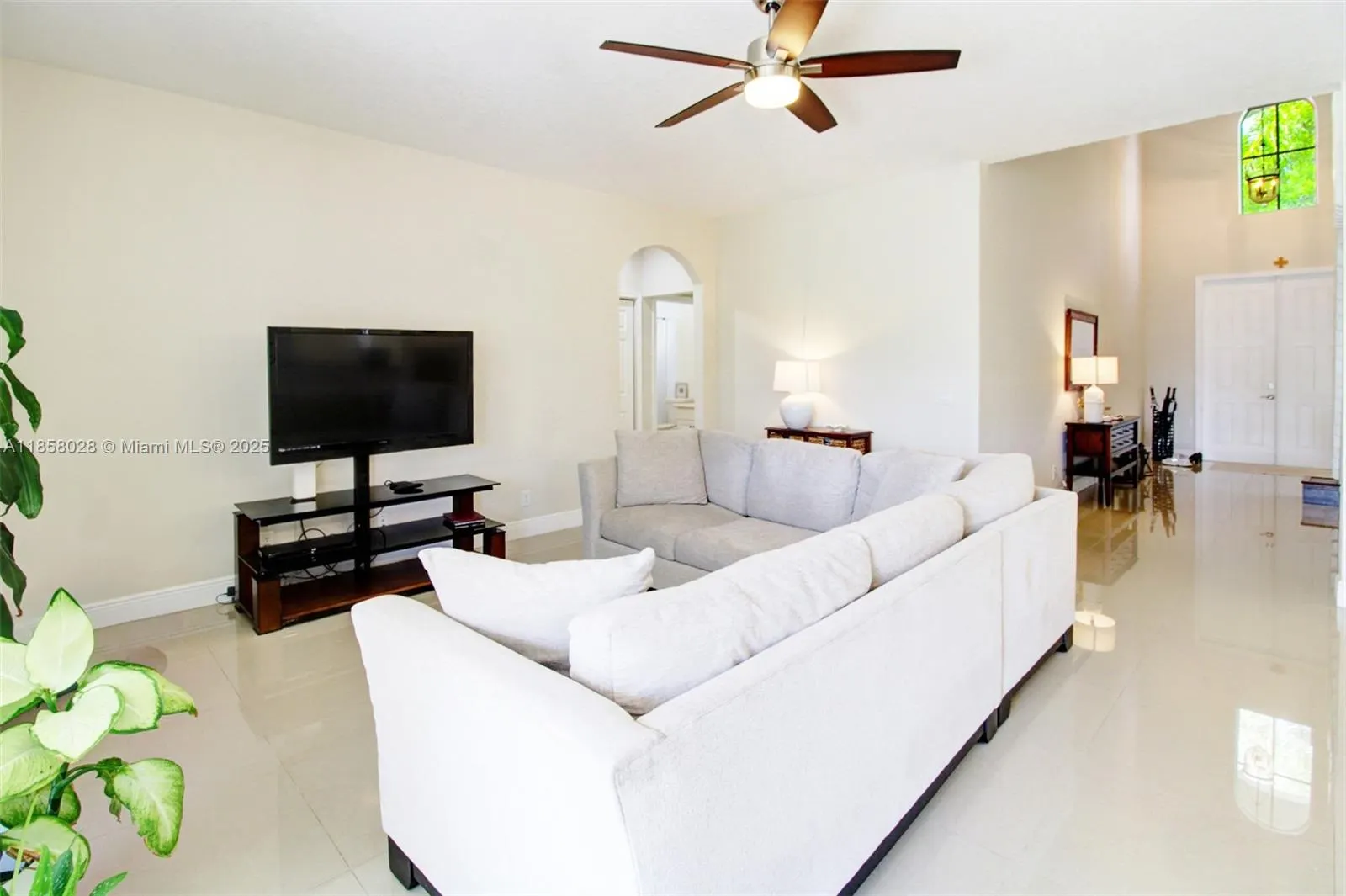 1610 Sandpiper Cir, #0