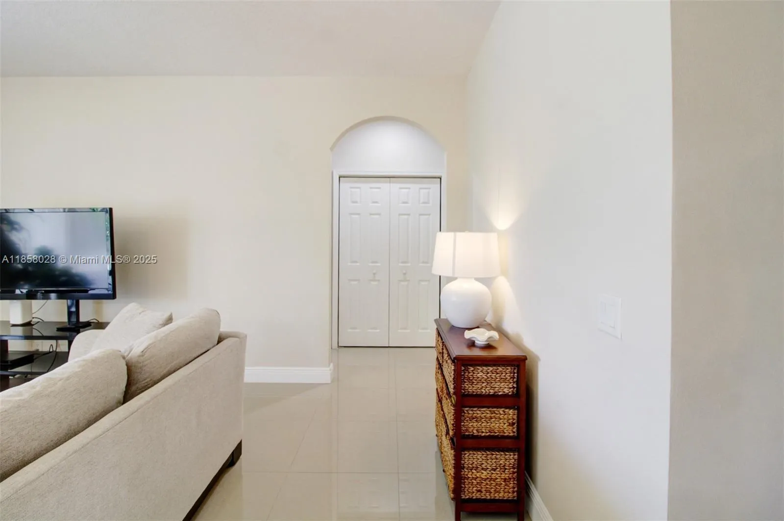 1610 Sandpiper Cir, #0