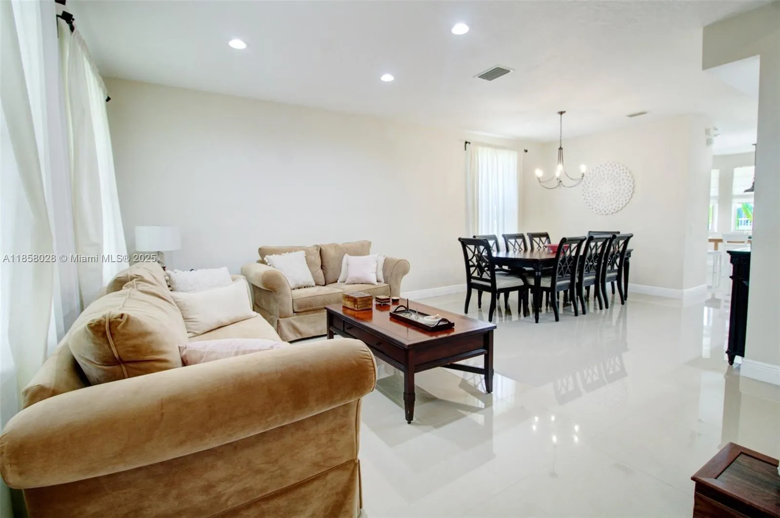 1610 Sandpiper Cir, #0