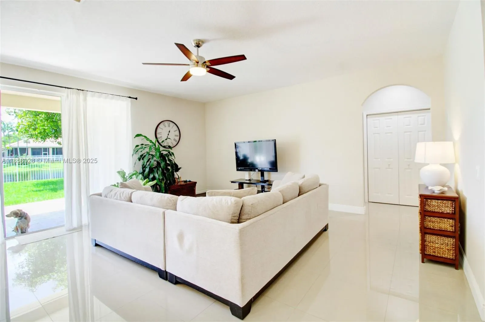 1610 Sandpiper Cir, #0
