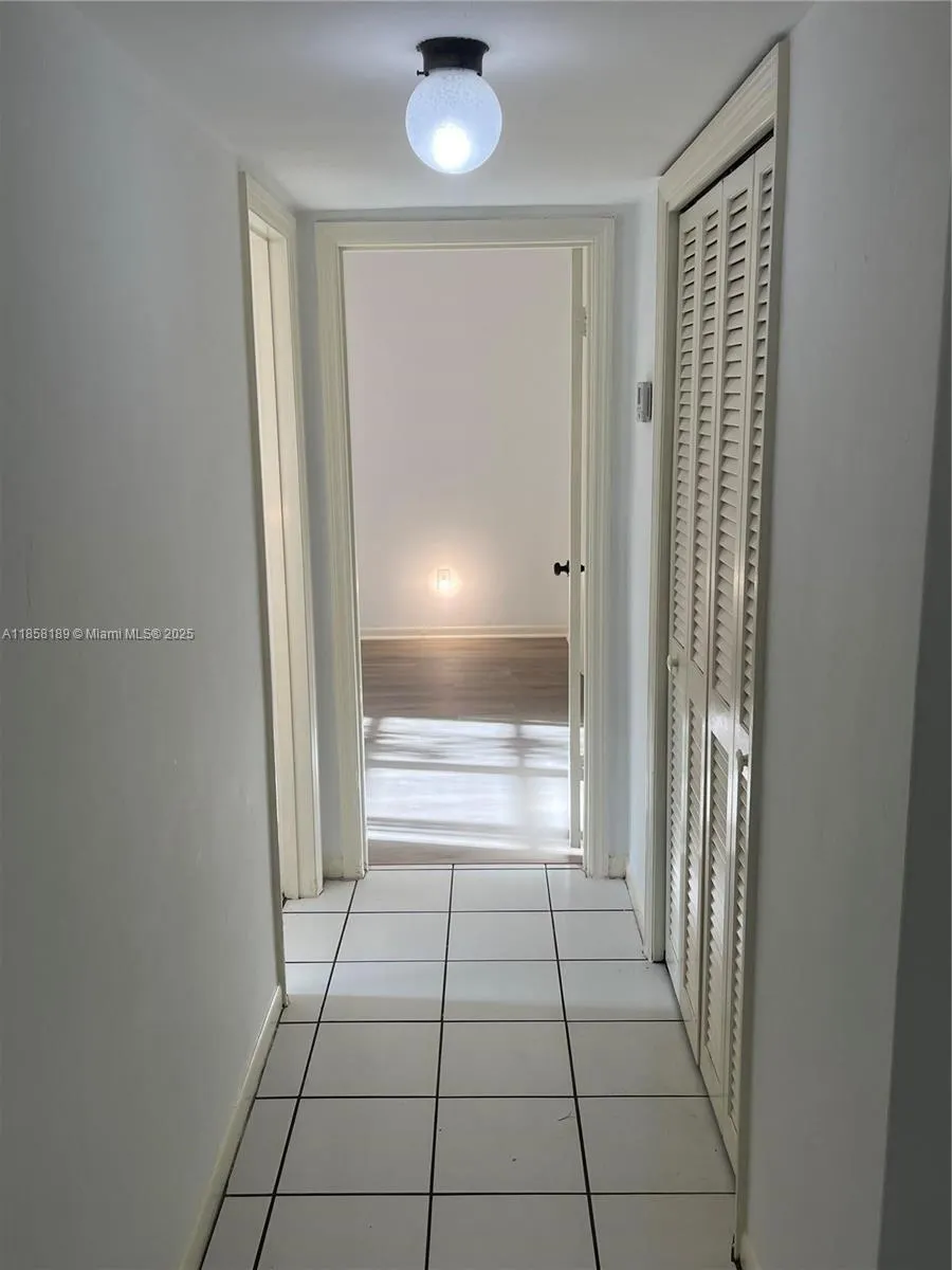 1239 Mariposa Ave, #4