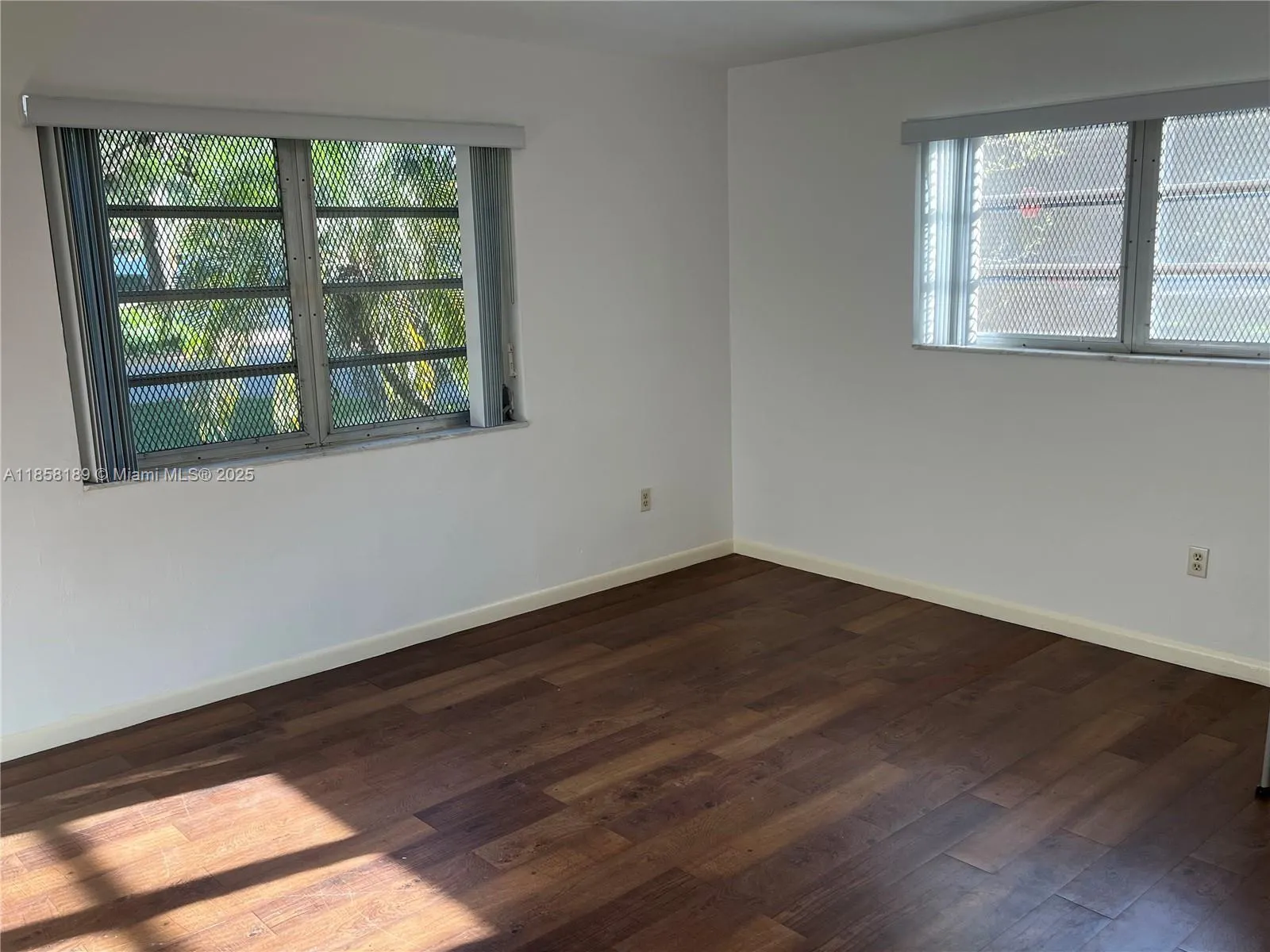 1239 Mariposa Ave, #4