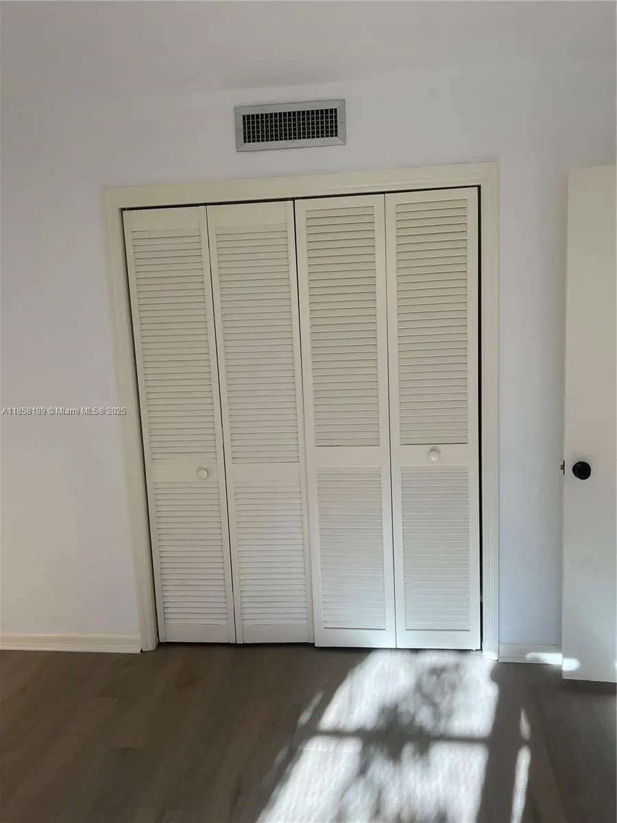 1239 Mariposa Ave, #4