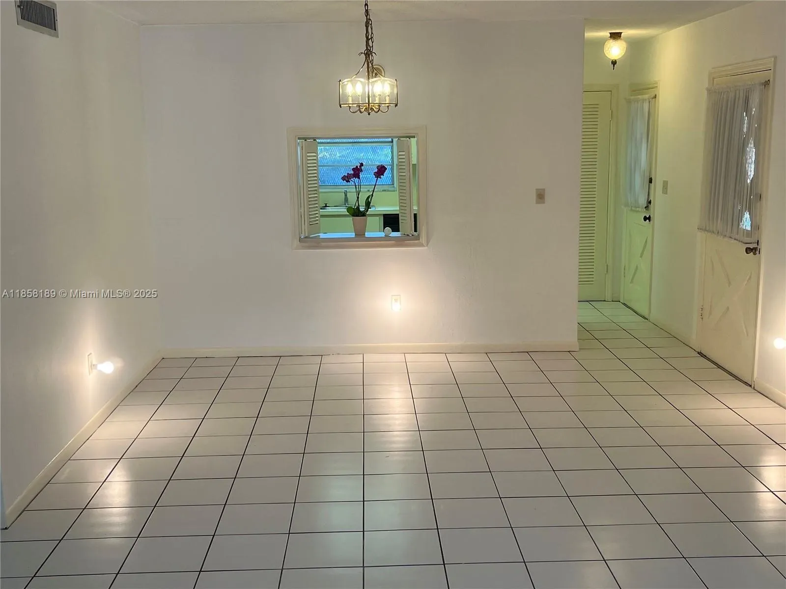 1239 Mariposa Ave, #4