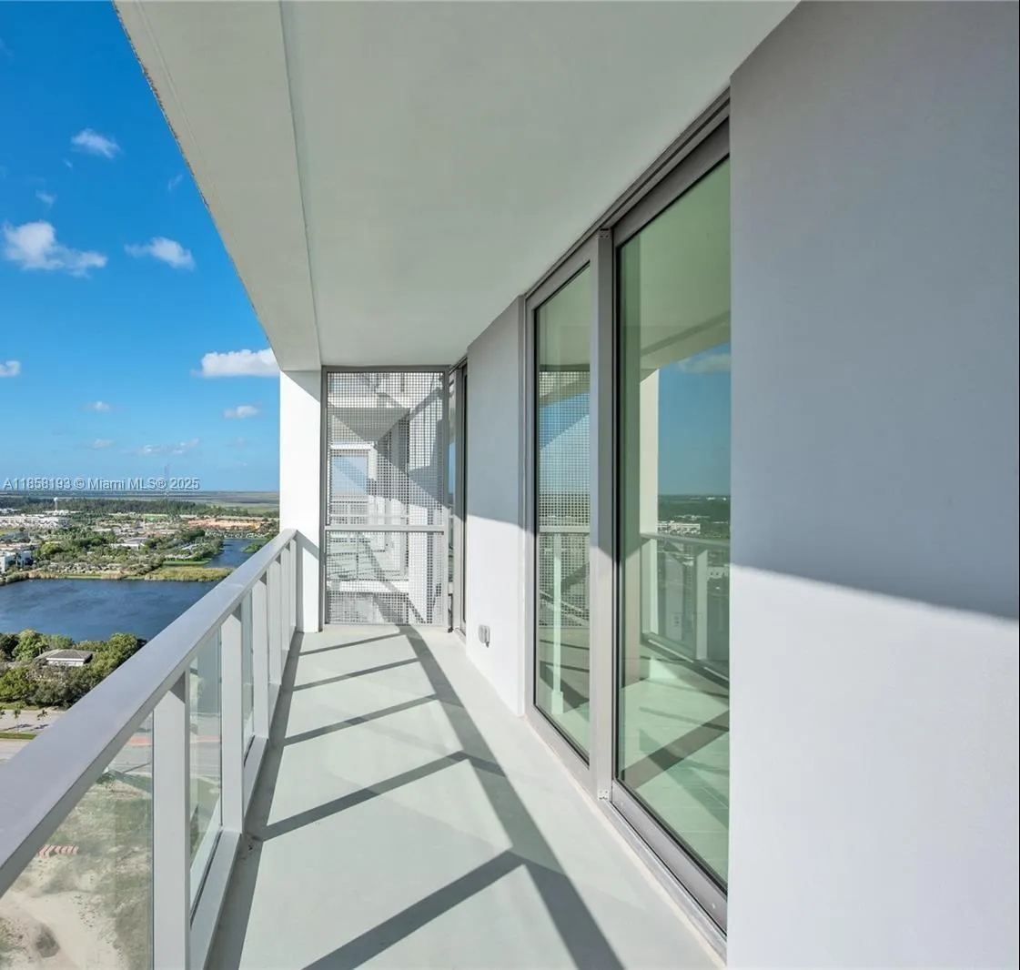 2000 Metropica Way, #2206