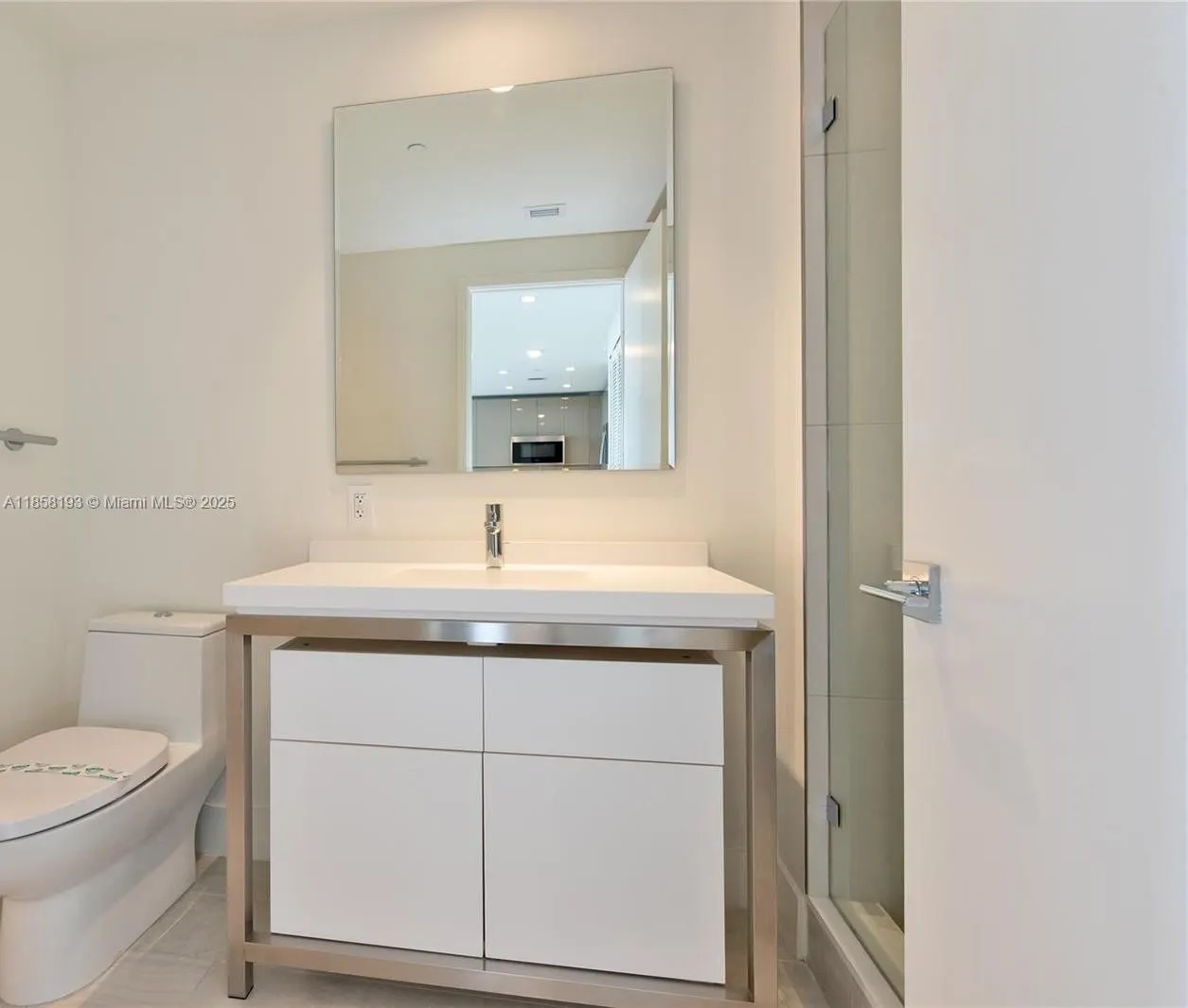 2000 Metropica Way, #2206