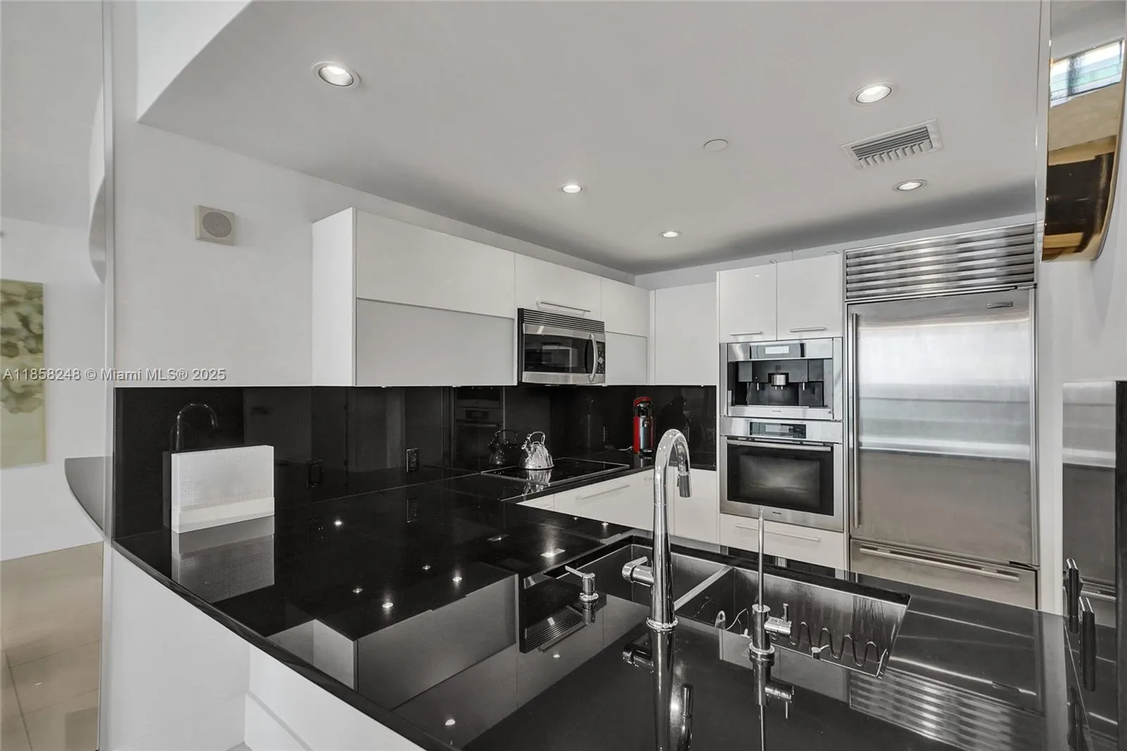 17121 Collins Ave, #2003