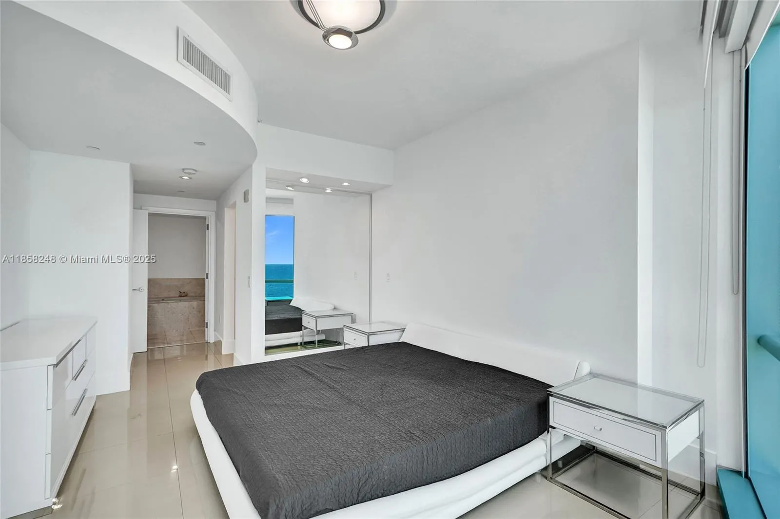 17121 Collins Ave, #2003